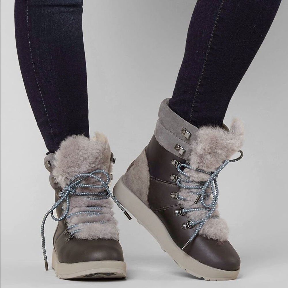 UGG Viki Waterproof Boots NEW